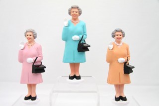 Solar Powered Waving Queen & Olympigs Mascots