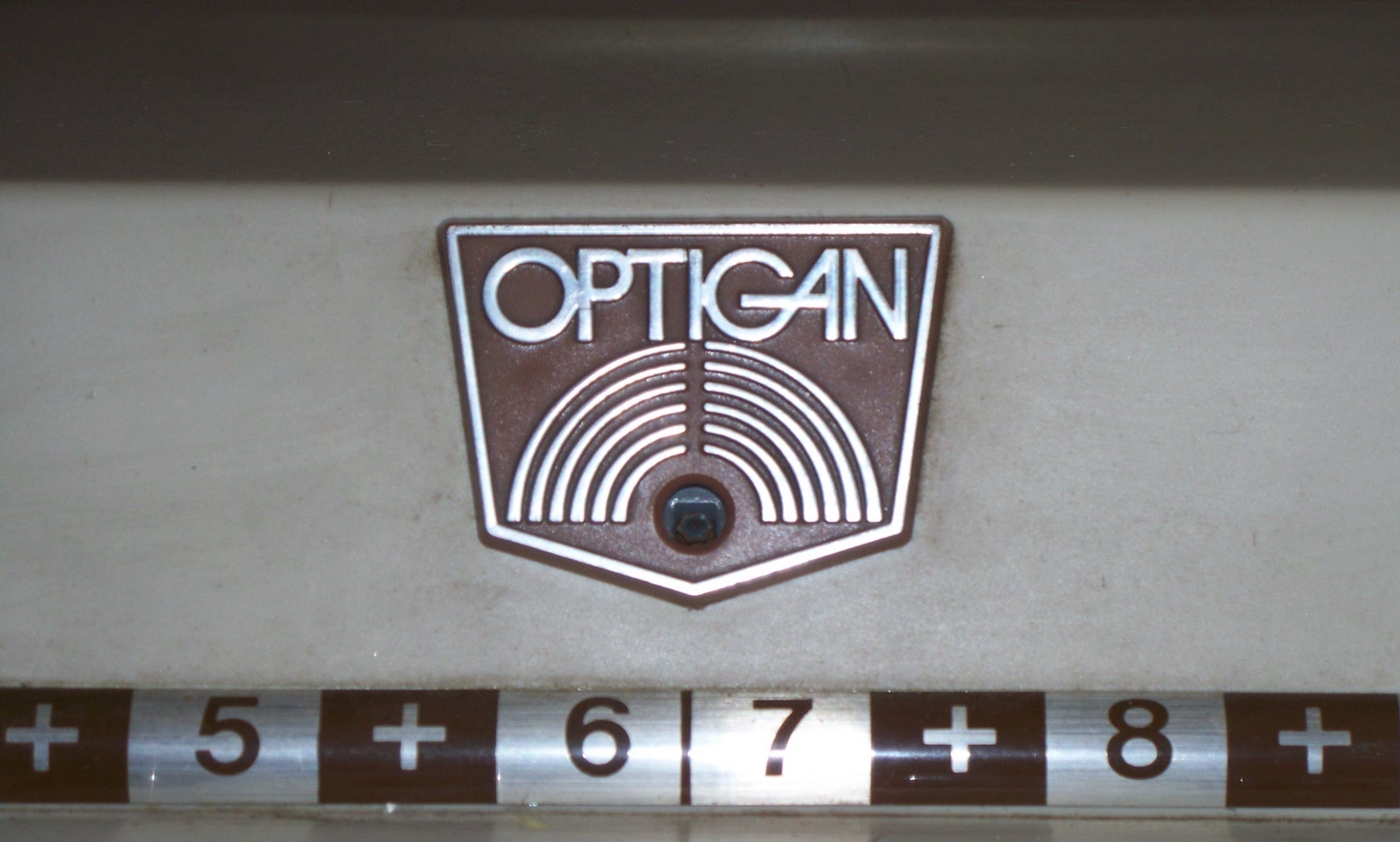 The Optigan metronome by PMDrive1061 used under CC license Creative Commons Attribution-Share Alike 3.0 Unported